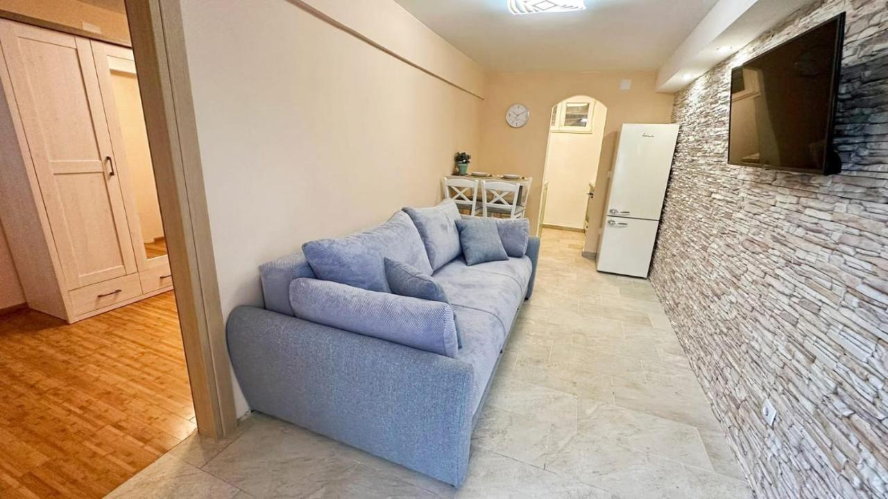 Green Bay Apartment กอร์จูลา ภายนอก รูปภาพ