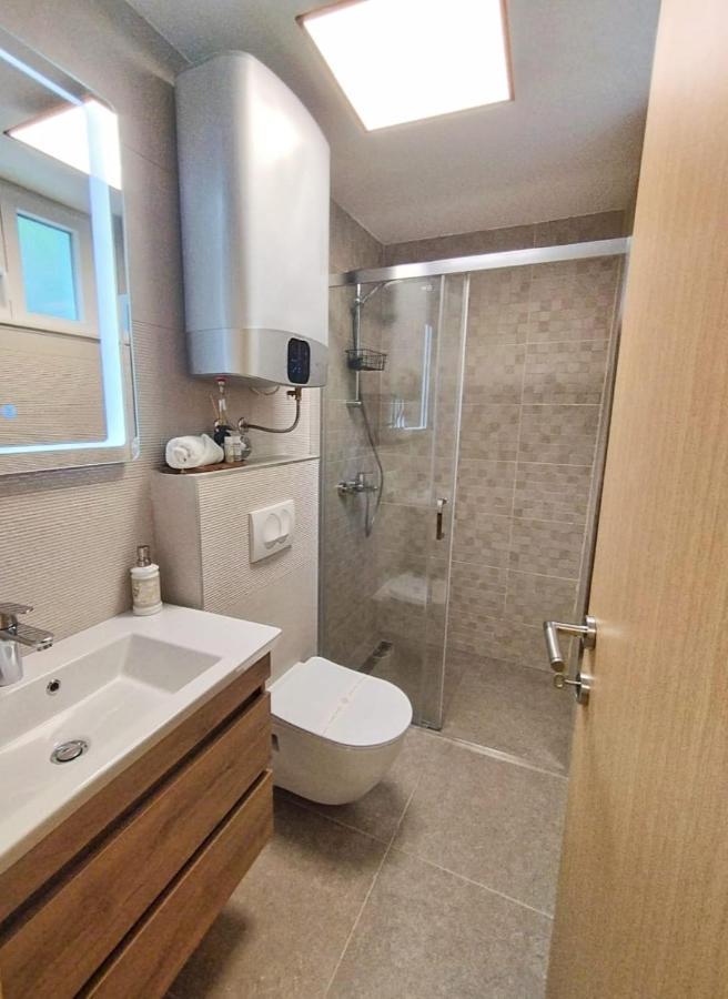 Green Bay Apartment กอร์จูลา ภายนอก รูปภาพ